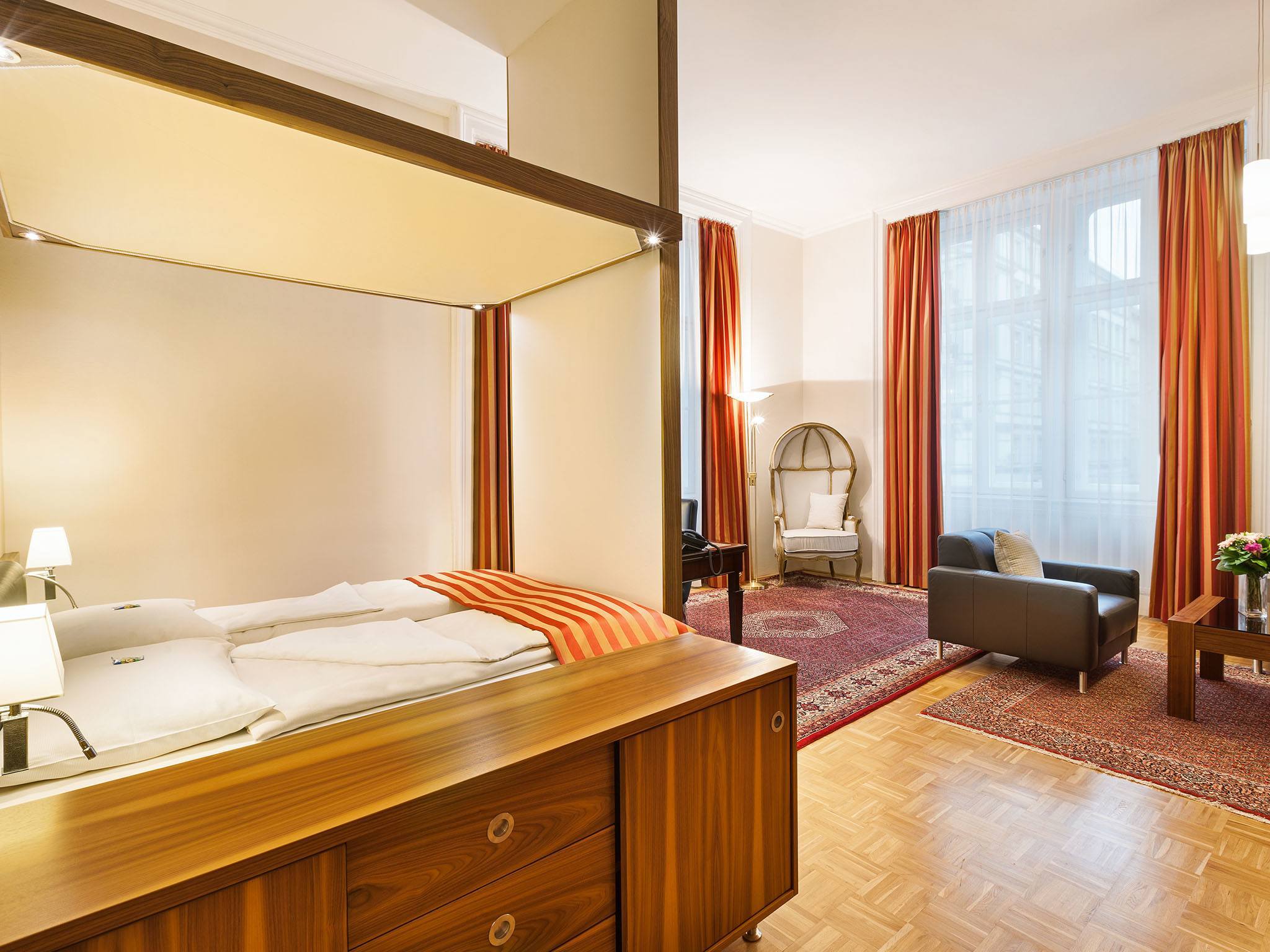 living hotel an der oper breakfast