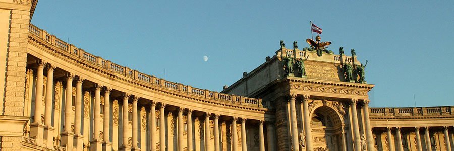 Hofburg, Heldenplatz, close to the apartment hotels in Vienna